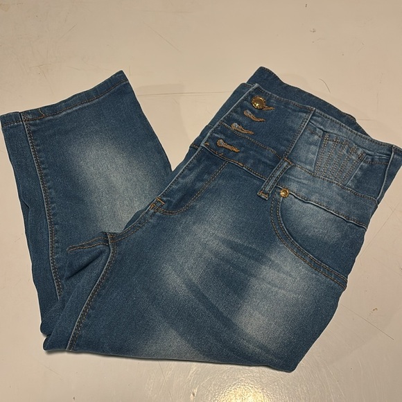 Tush Push High Waist Blue Denim Capris Jeans - Picture 2 of 11